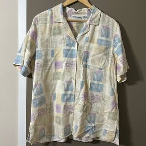 Women’s Alfred Dunner Size 16 button down - pastel colors- lightweight!